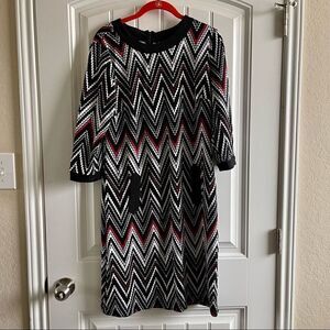 Madison Leigh Red/White/Black Chevron Print 3/4 Sleeve Shift Dress; SZ 10; BNWT